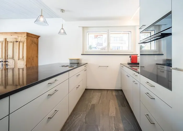 Laax Homes - Casa Majo 5,5 * Flims