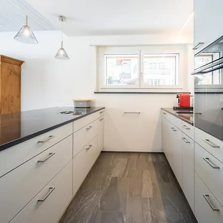 Laax Homes - Casa Majo 5,5 * Flims